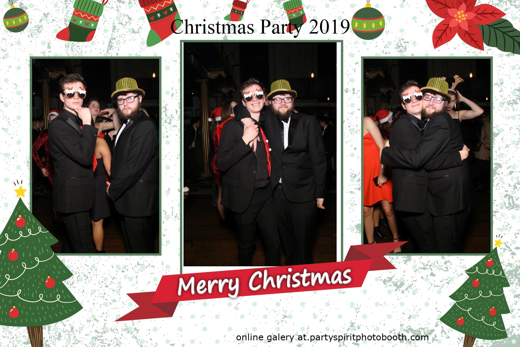 Christmas Party | View more photos from the event at gallery.partyspiritphotobooth.com/u/PartySpiritPhotoBooth/Christmas-Party-0
